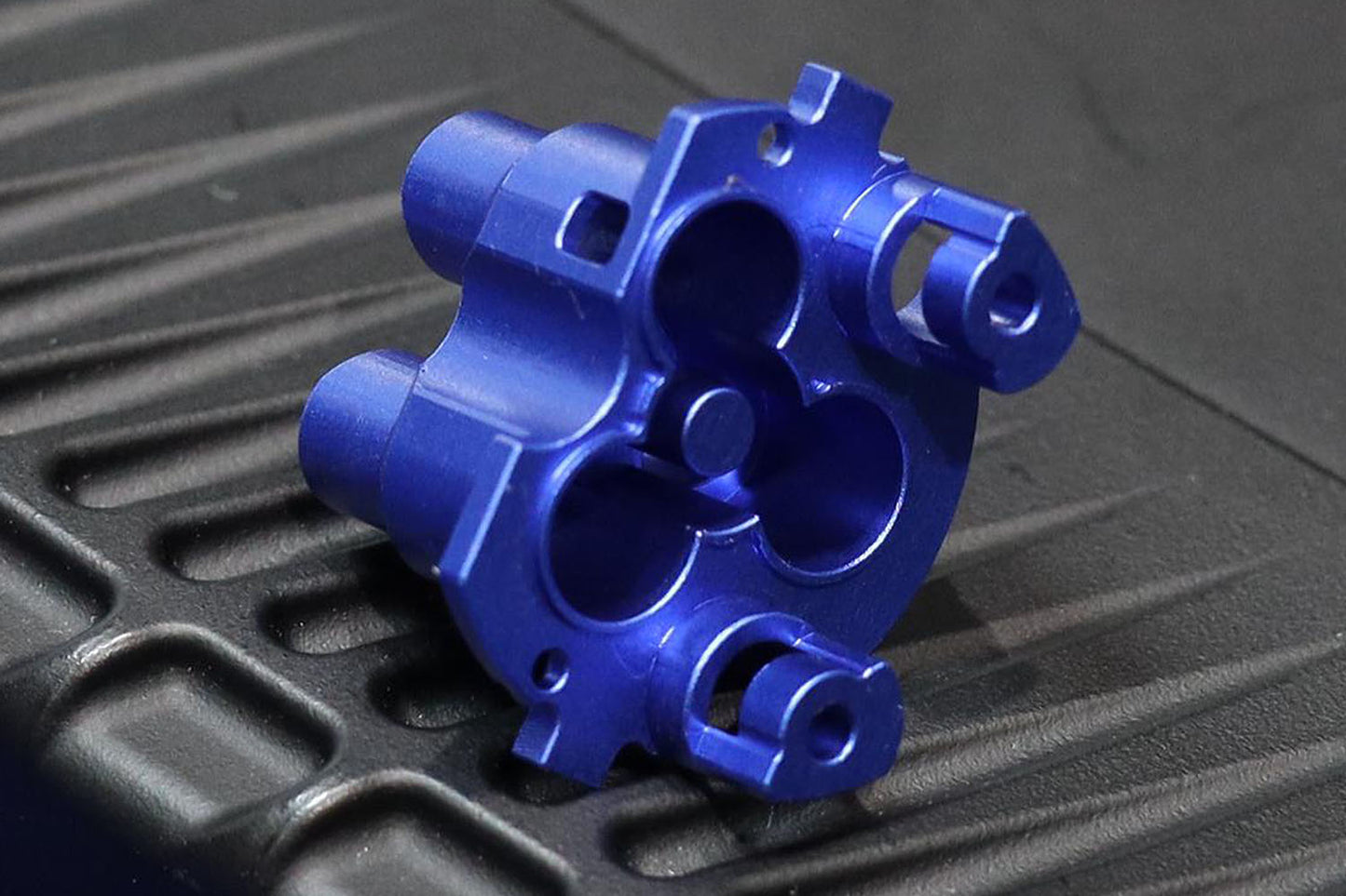 C&C Tac SAIGA 12 Enhanced Nozzle Feeding Front Lip For Marui TM SAIGA-12 GBB Series ( CNC Aluminum Blue )